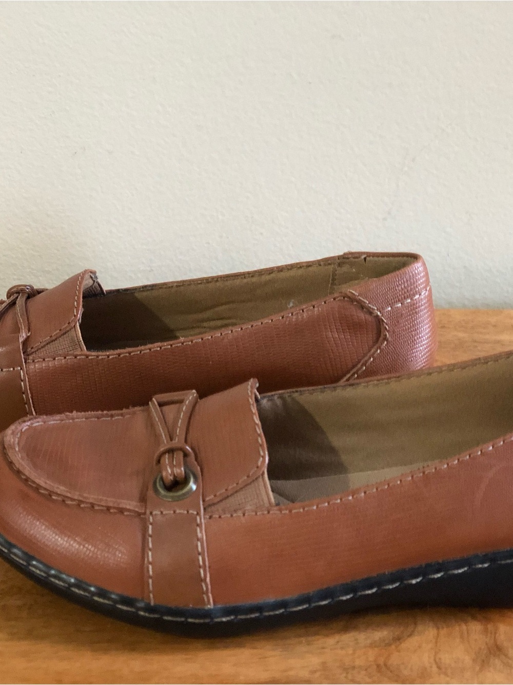 Clarks Women's Tan Leather Slip-On Loafers